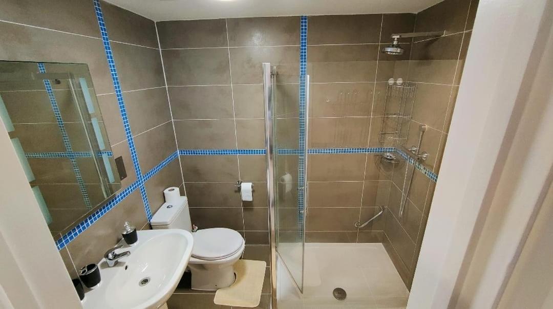 Flat 2 Wimbledon * London