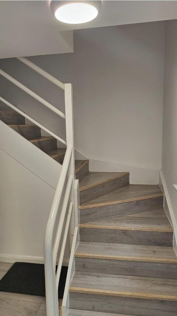 Flat 2 Wimbledon Apartment London